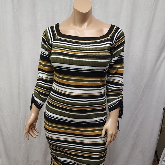 Striped Ruched Sweater Dress - Picture 3 of 6